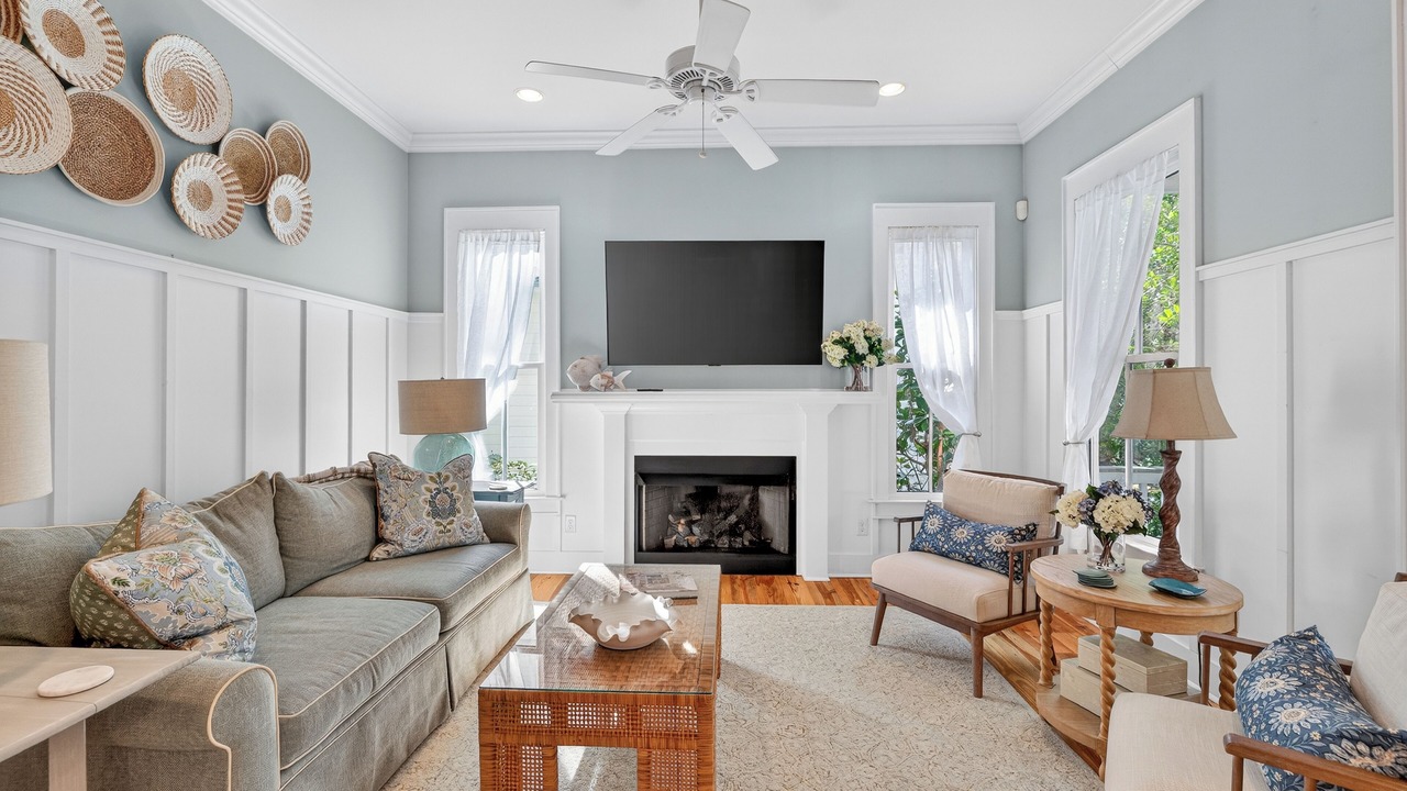 Photo of Livingroom in King City