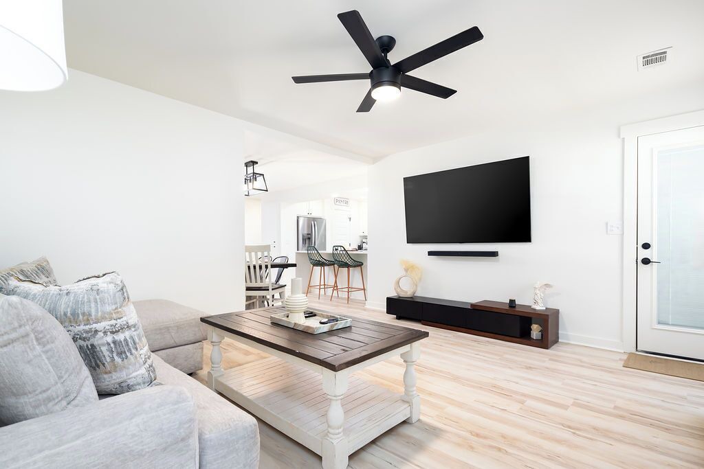 Photo of Livingroom in Fortson