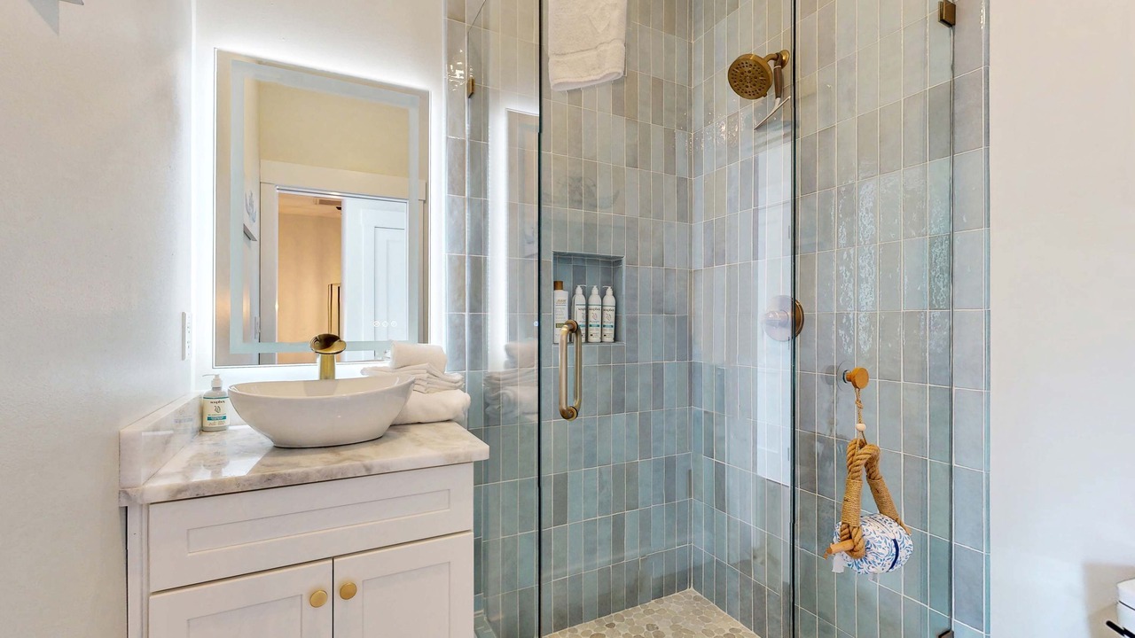 Photo of Bathroom in Oak Court