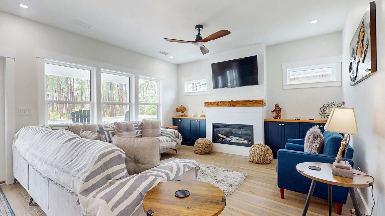 Photo of Livingroom in Oak Court