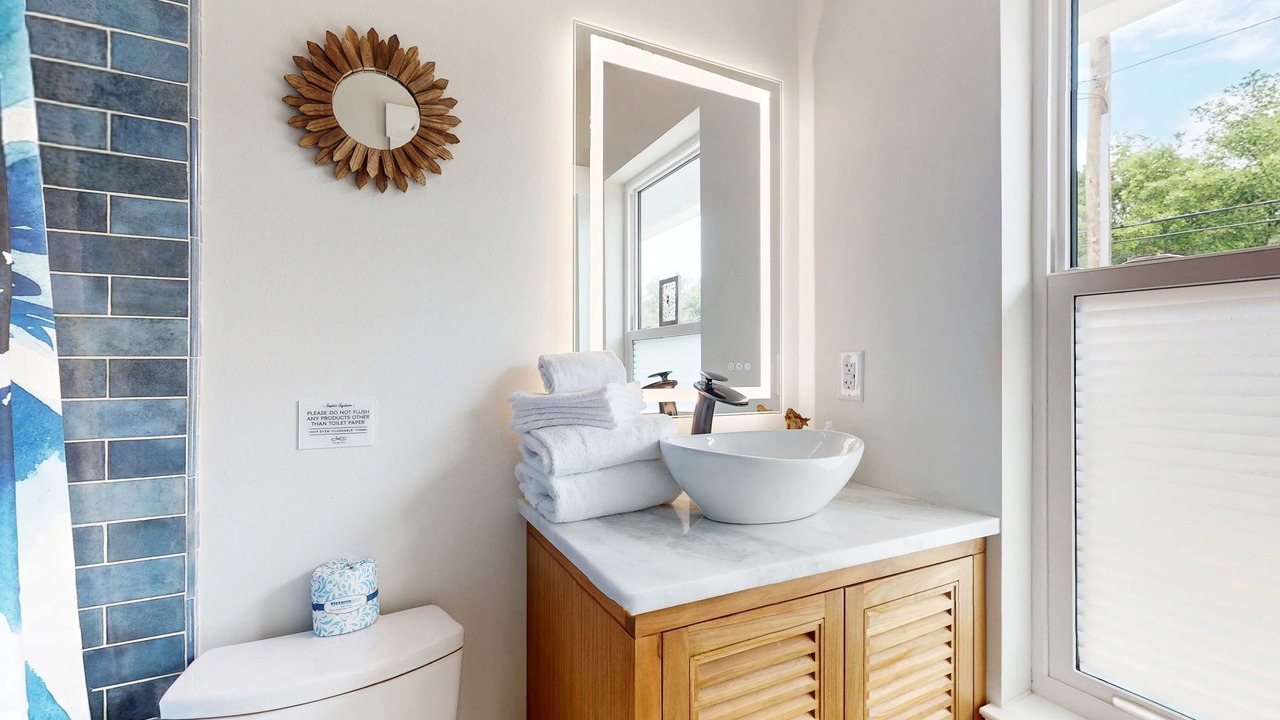Photo of Bathroom in Oak Court