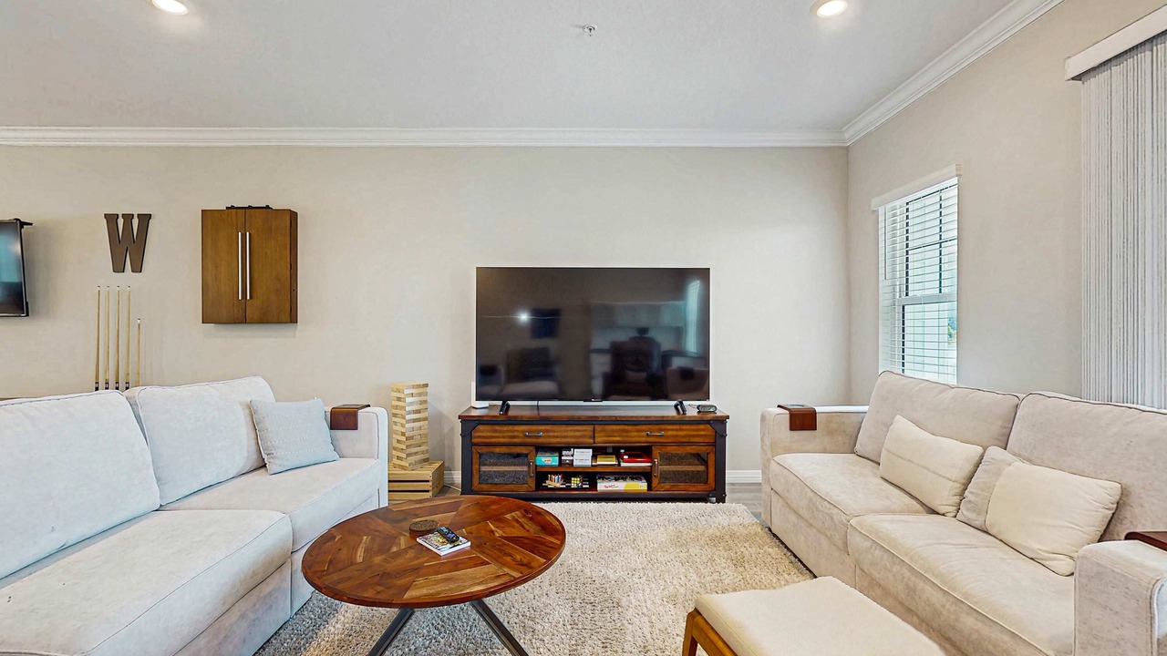 Photo of Livingroom in Ono Island