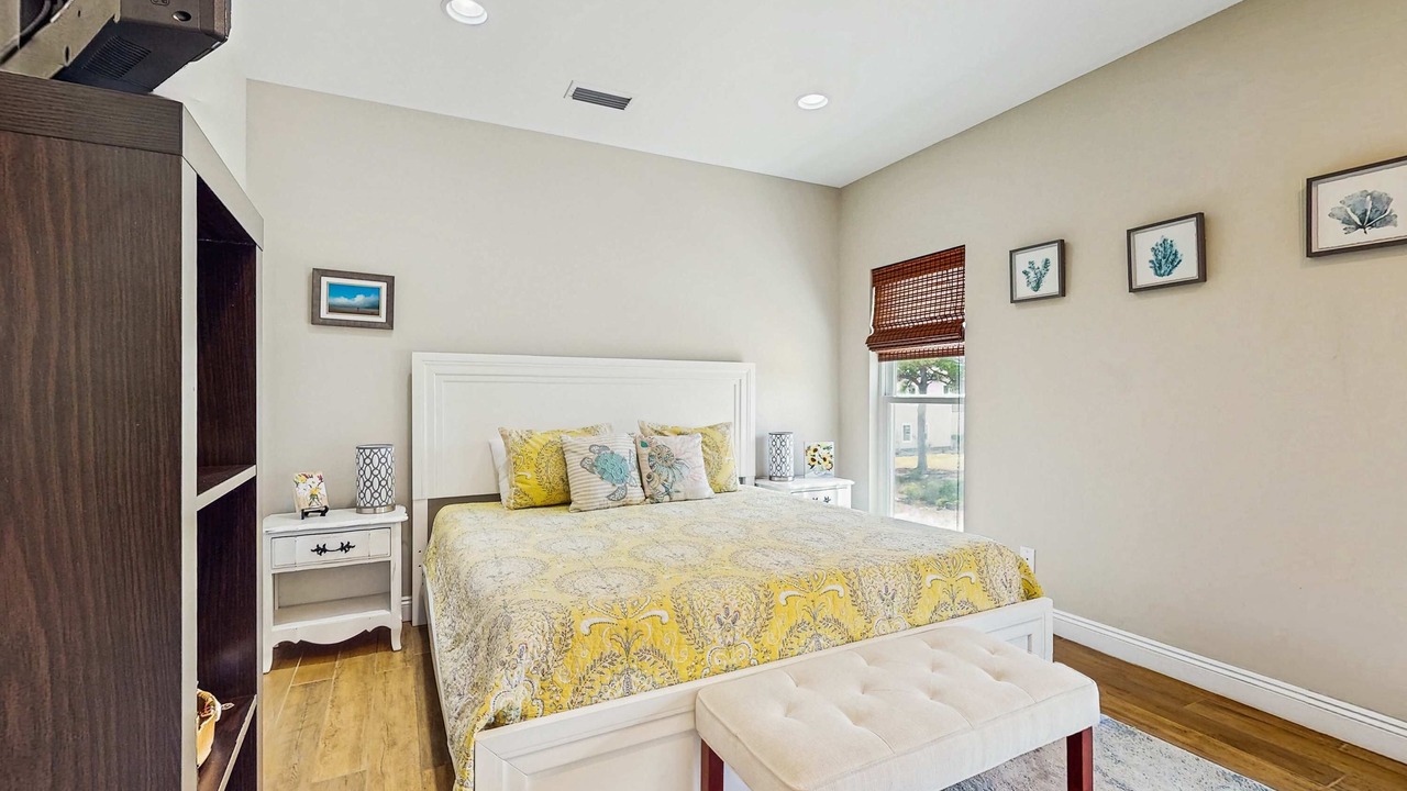 Photo of Bedroom in Dauphin Island
