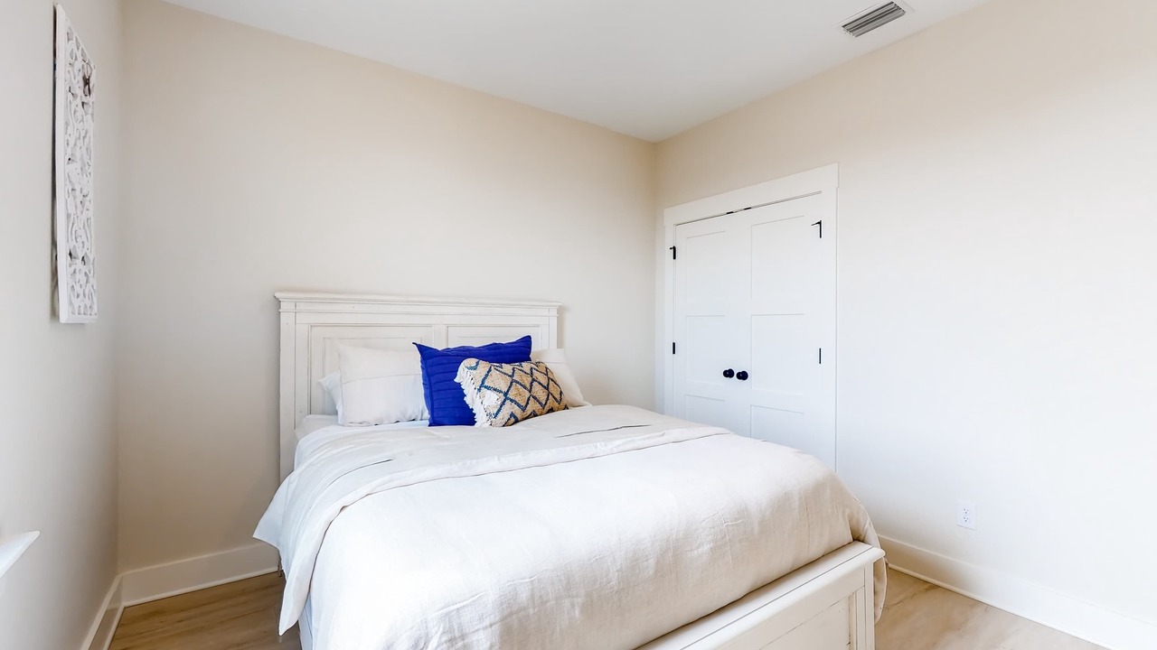 Photo of Bedroom in Dauphin Island