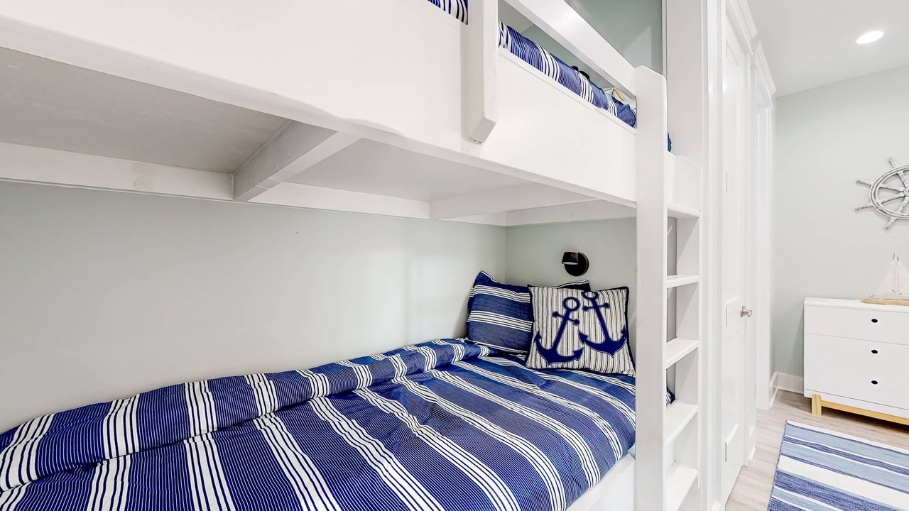 Photo of Bedroom in Dauphin Island