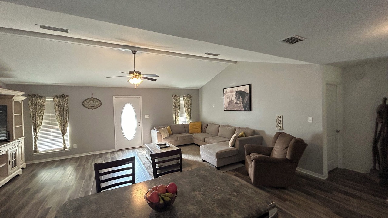 Photo of Livingroom in Saucier