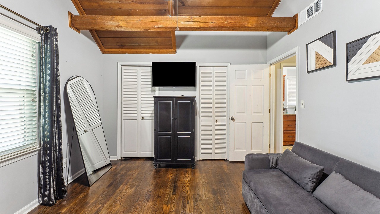 Photo of Livingroom in Riverdale