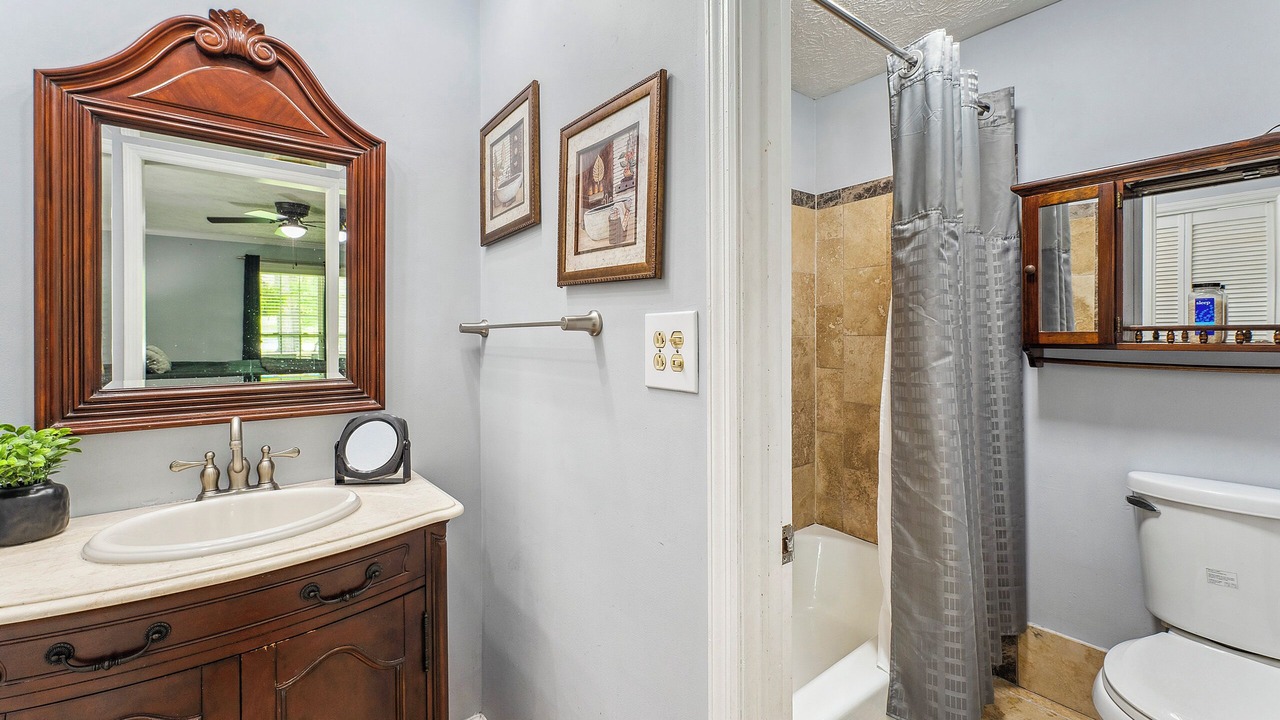 Photo of Bathroom in Riverdale