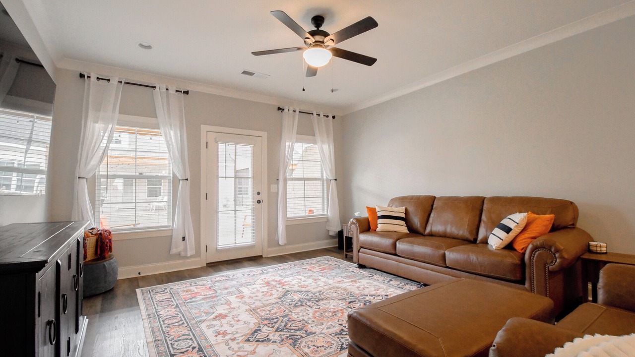 Photo of Livingroom in Auburn