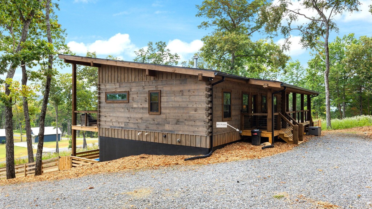Photo of Outdoor in Hemp