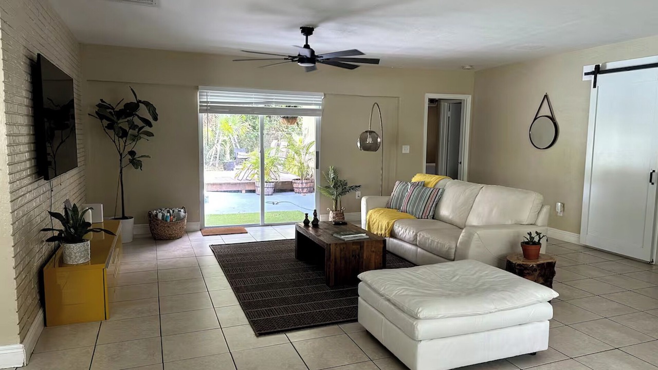 Photo of Livingroom in North Miami