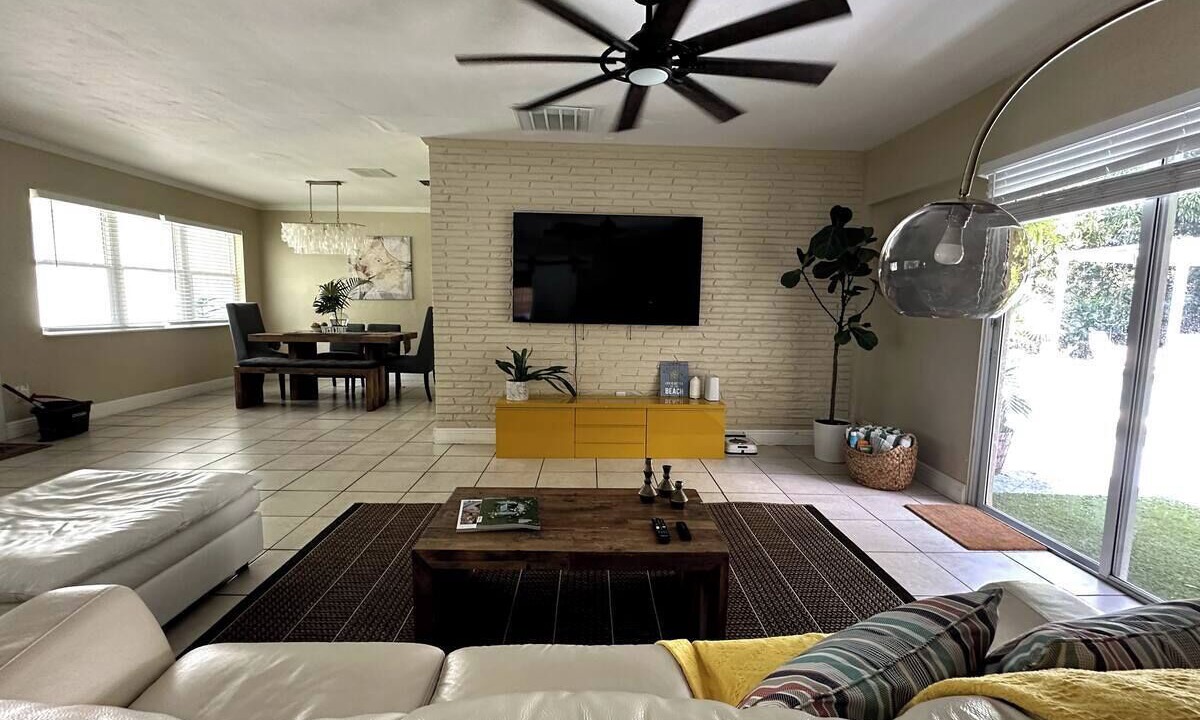 Photo of Livingroom in North Miami