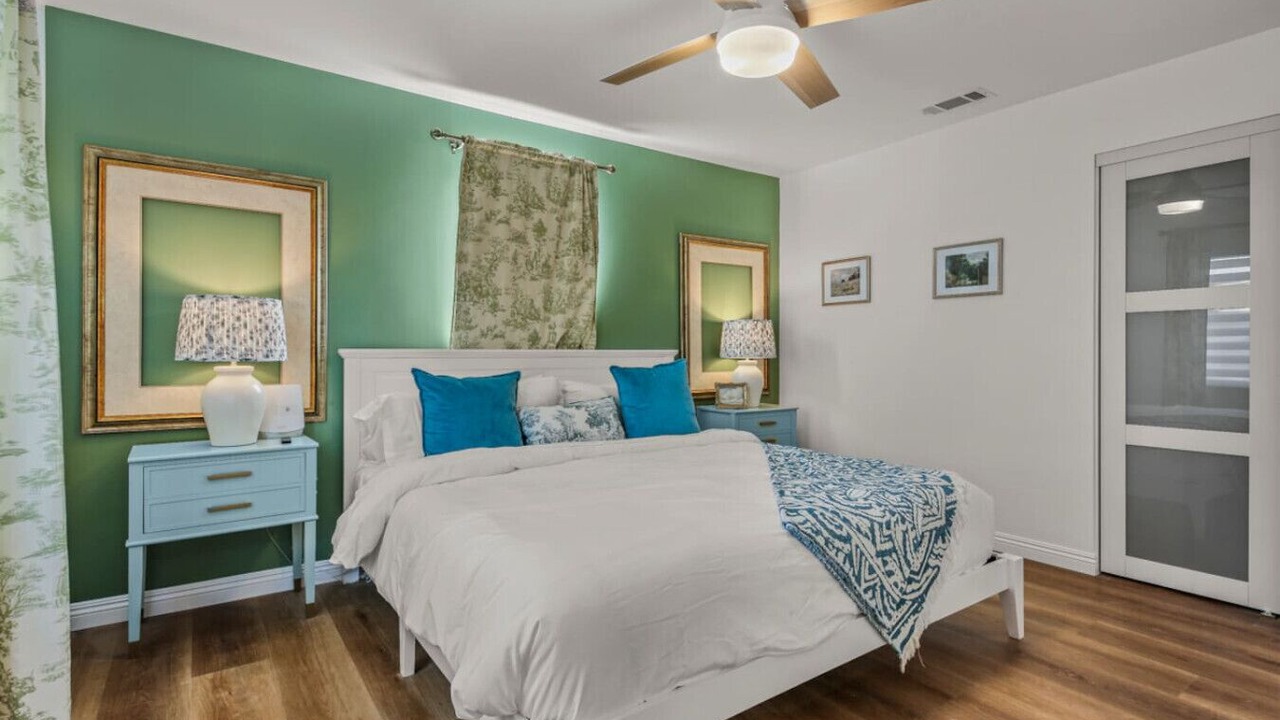 Photo of Bedroom in Orange