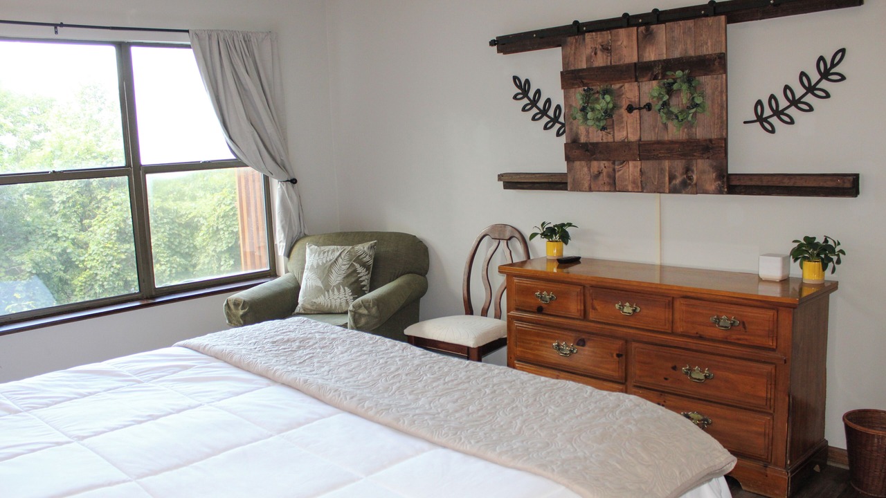 Photo of Bedroom in Burnsville