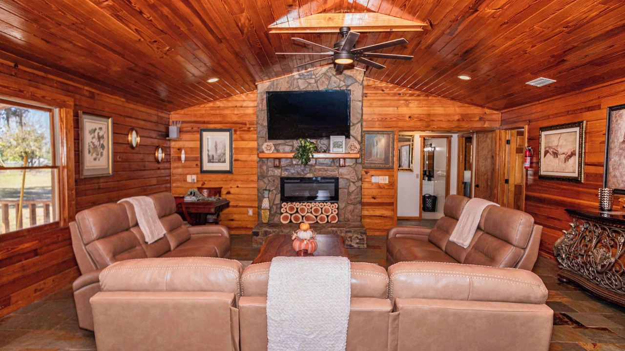 Photo of Livingroom in Boys Ranch