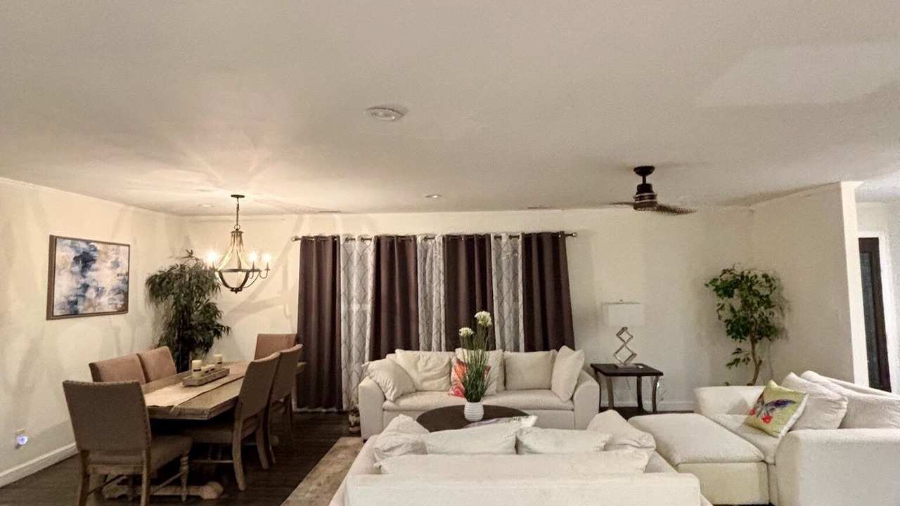 Photo of Livingroom in Dock Junction