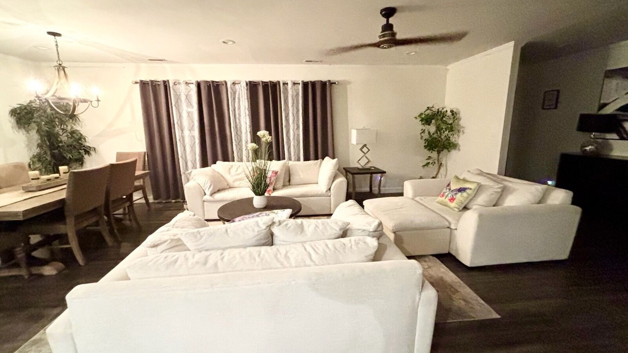 Photo of Livingroom in Dock Junction