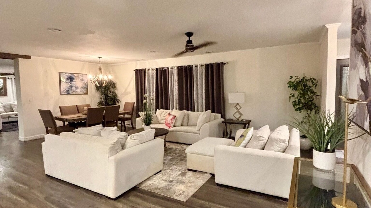 Photo of Livingroom in Dock Junction