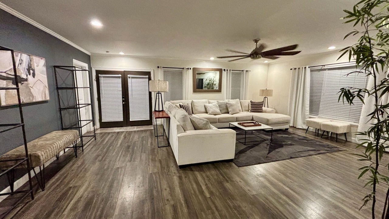 Photo of Livingroom in Dock Junction