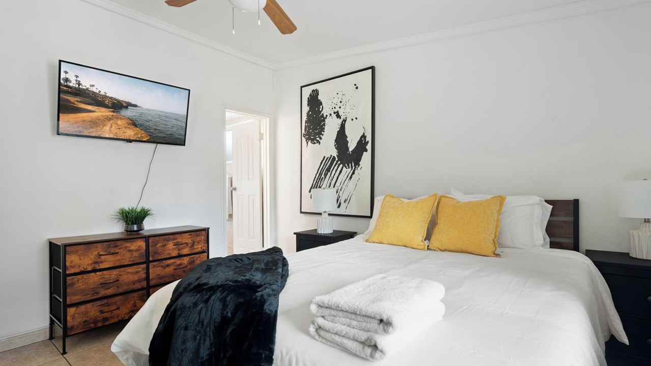 Photo of Bedroom in Central Escondido