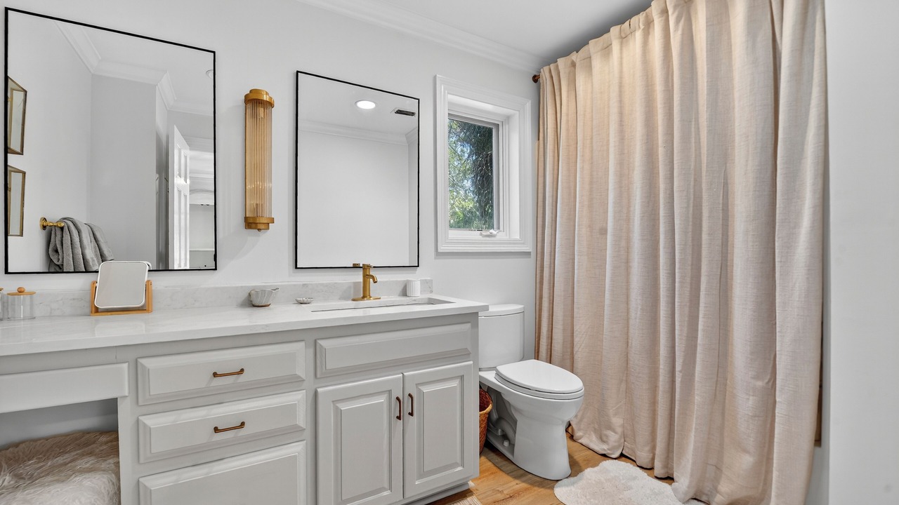 Photo of Bathroom in Bayou View