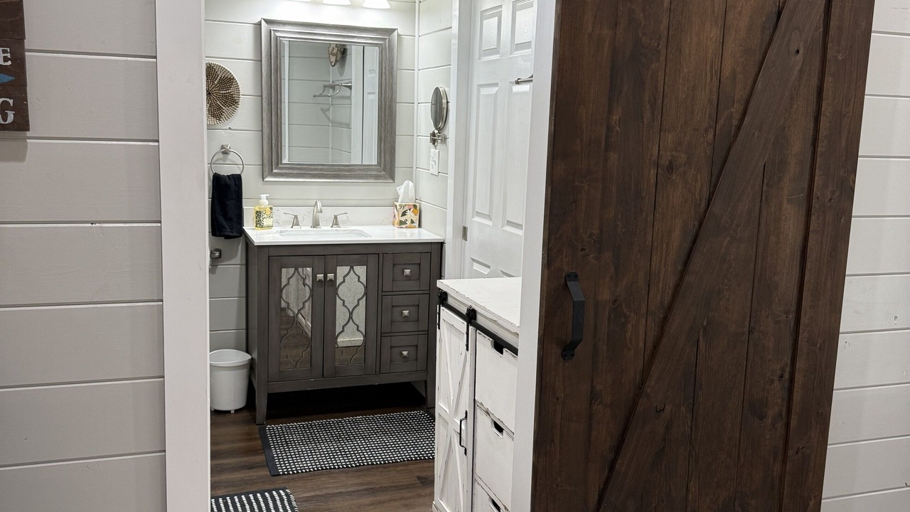 Photo of Bathroom in Guntersville