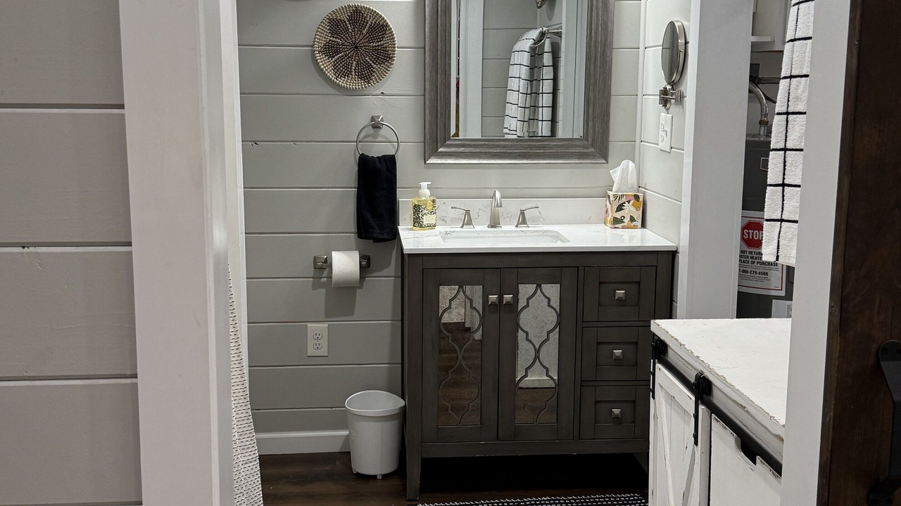 Photo of Bathroom in Guntersville