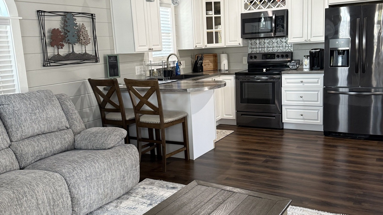 Photo of Livingroom in Guntersville