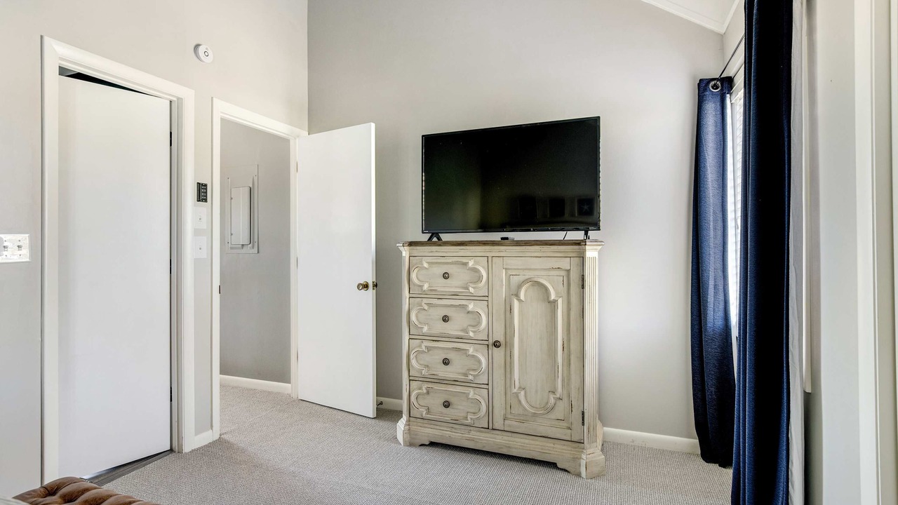Photo of Bedroom in Sealoft Villas