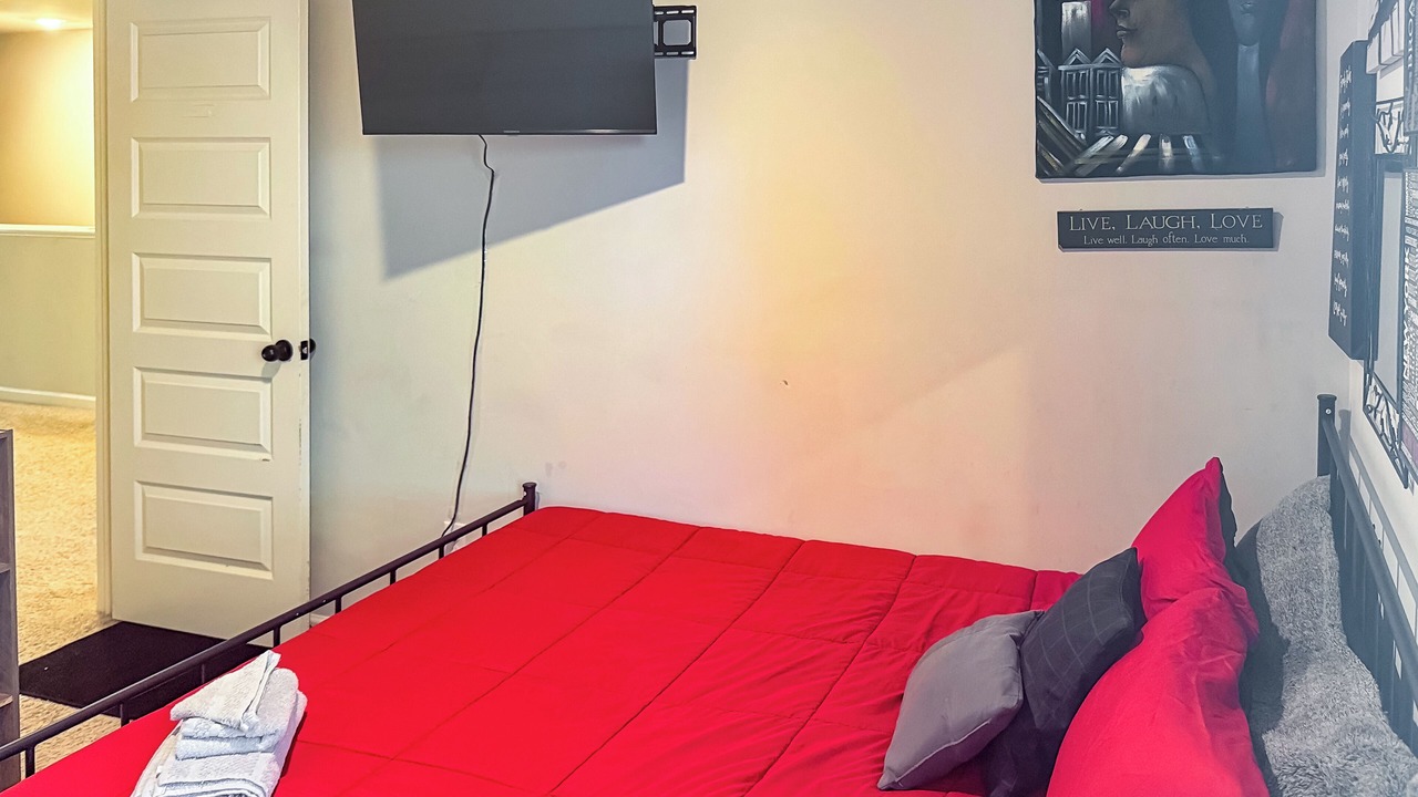 Photo of Bedroom in Riverdale