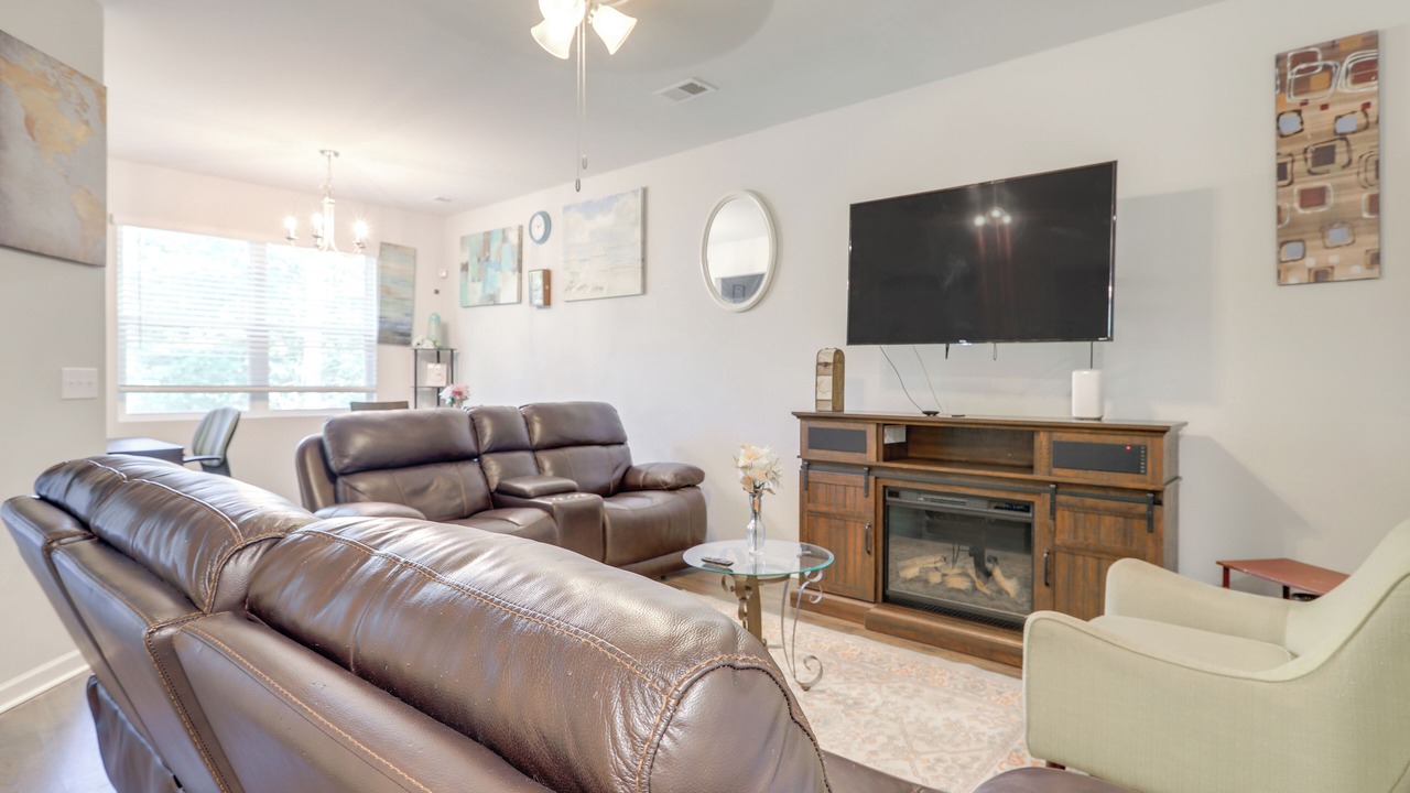 Photo of Livingroom in Riverdale