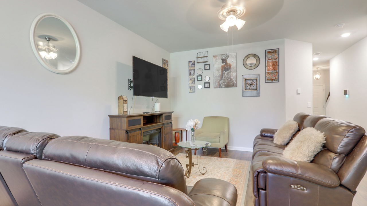 Photo of Livingroom in Riverdale