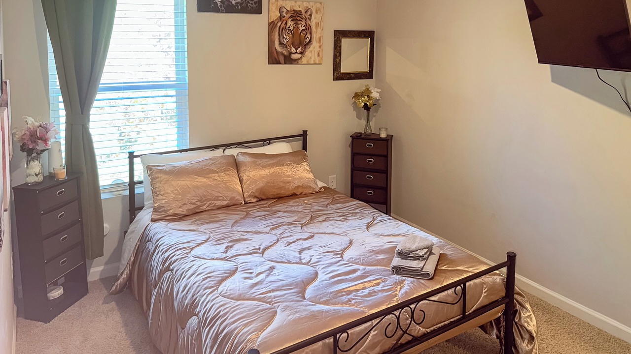 Photo of Bedroom in Riverdale