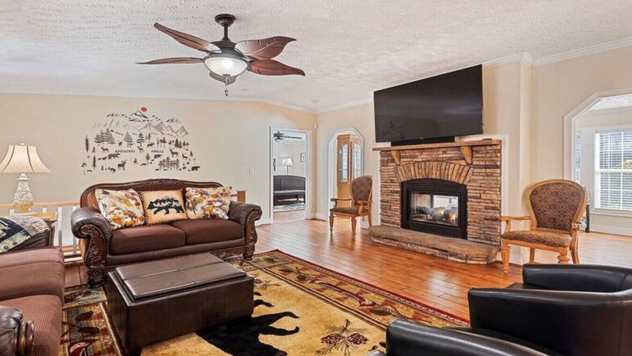 Photo of Livingroom in Maggie Valley