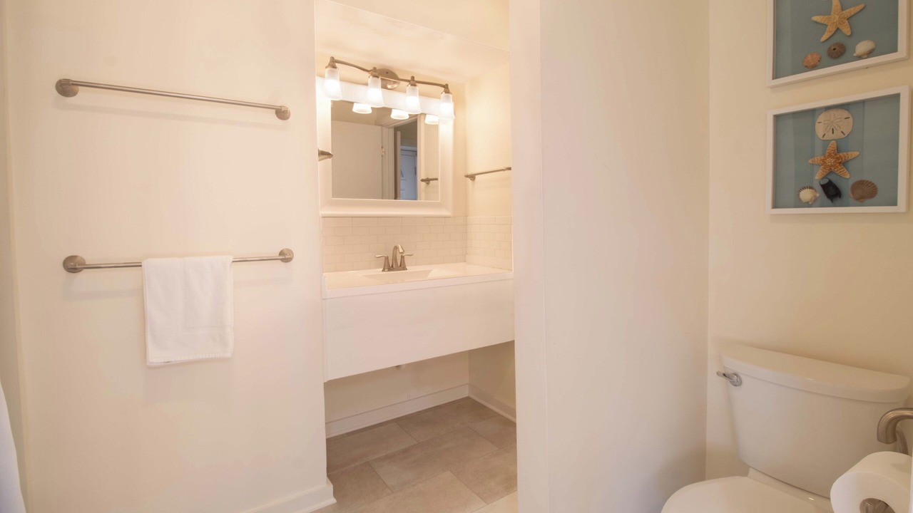 Photo of Bathroom in Ocean Ridge