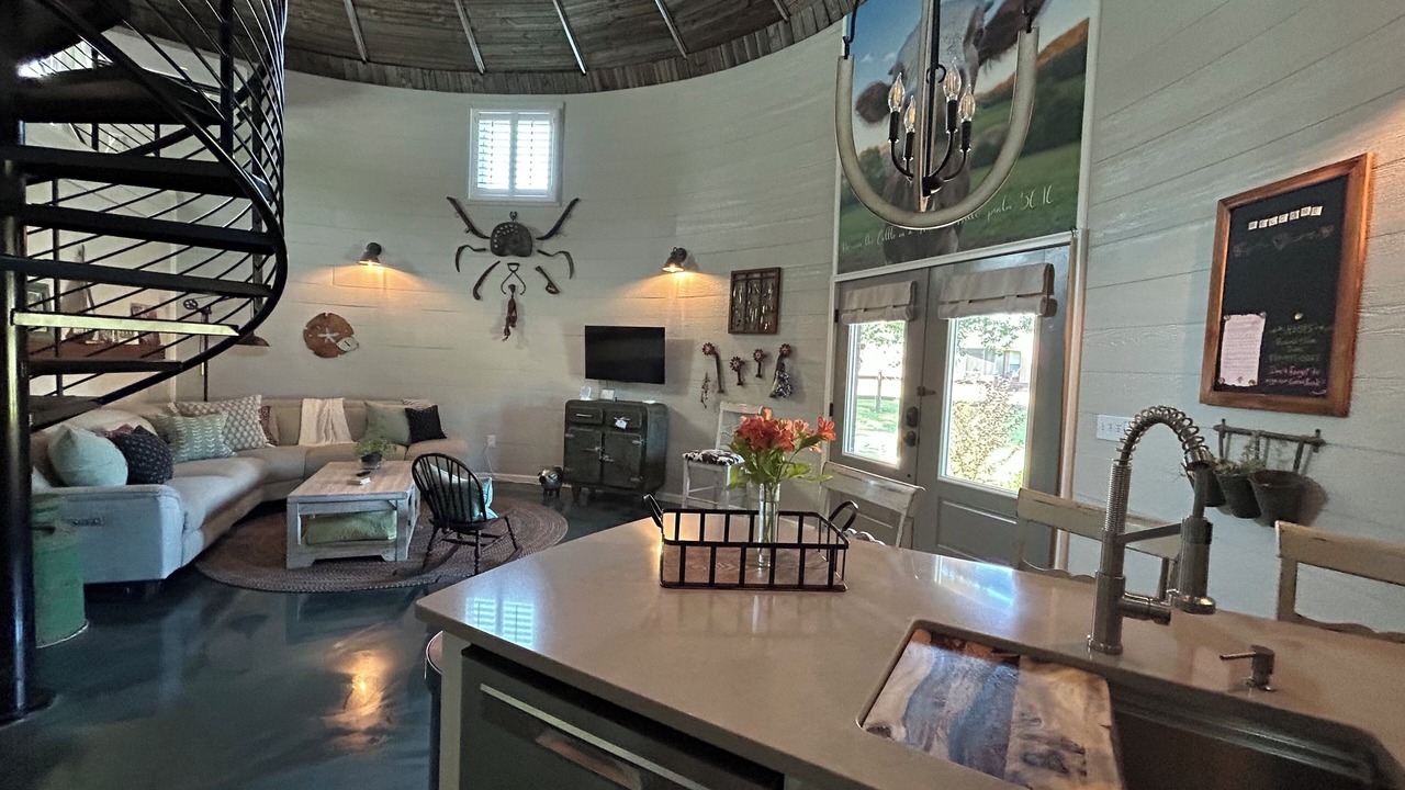 Photo of Livingroom in North Northwest Pensacola