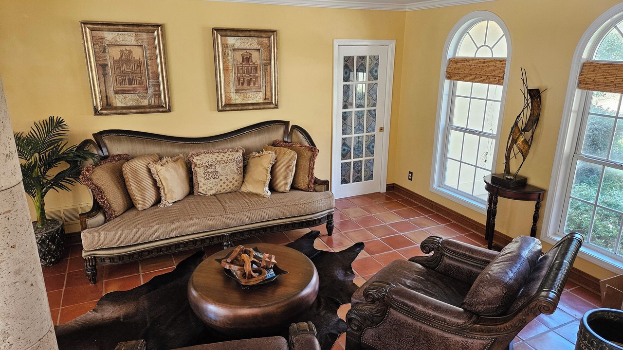 Photo of Livingroom in Sharpsburg