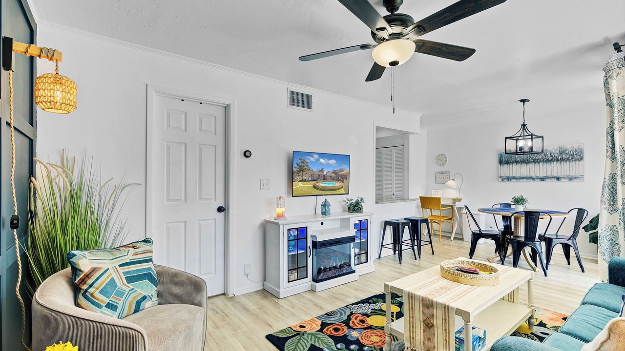 Photo of Livingroom in Daphne