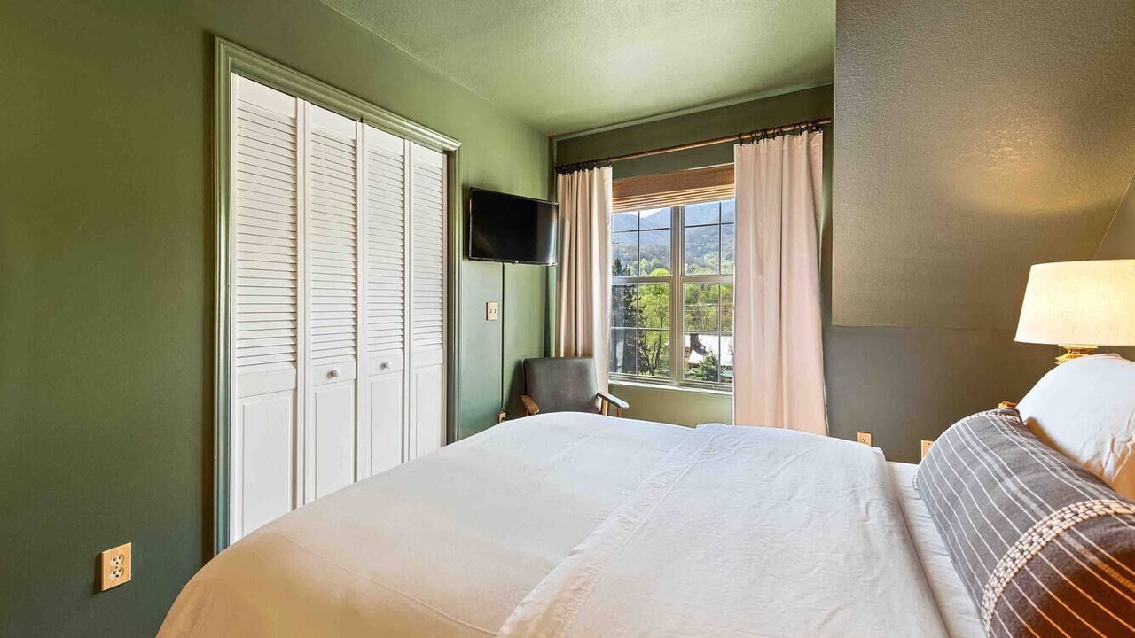 Photo of Bedroom in Maggie Valley