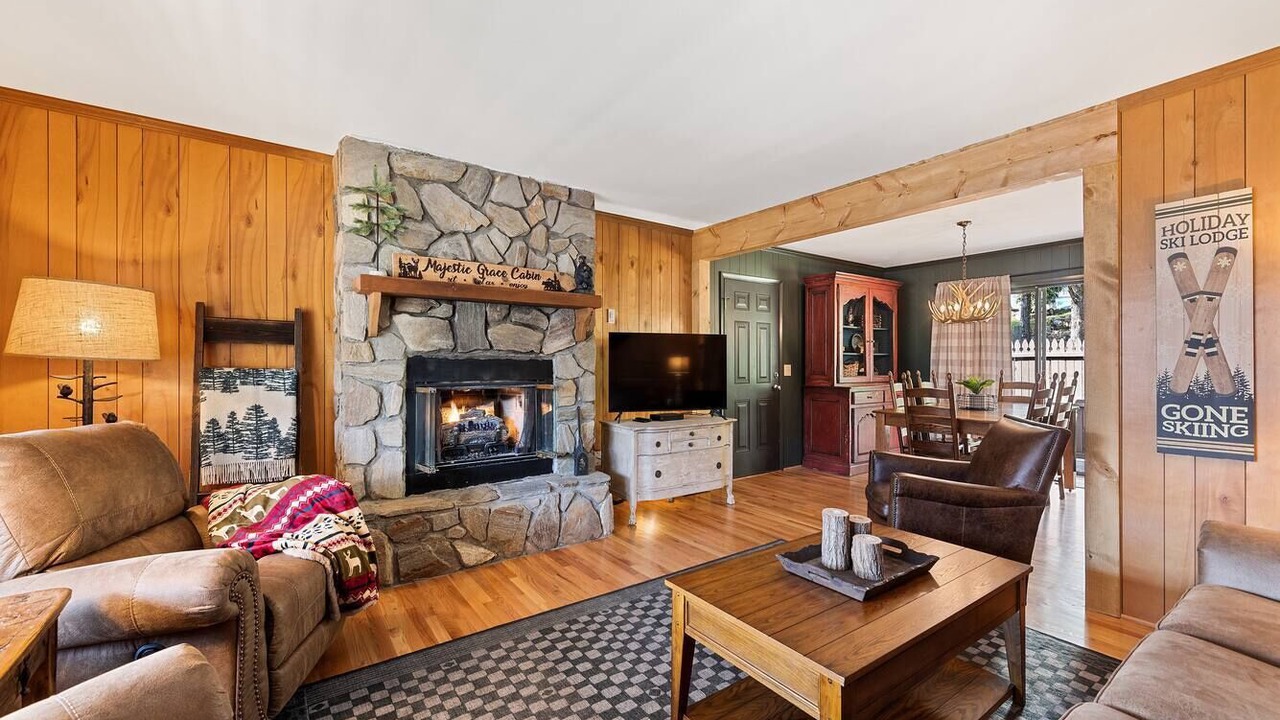 Photo of Livingroom in Maggie Valley