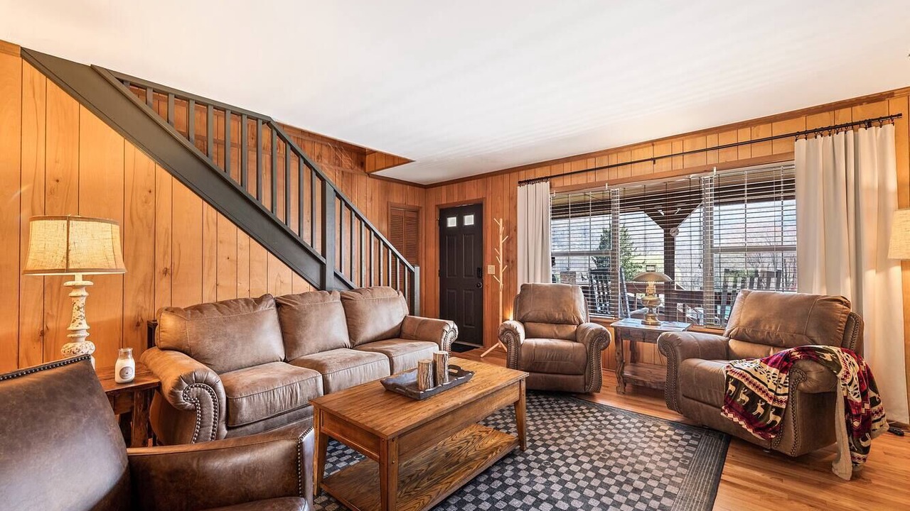 Photo of Livingroom in Maggie Valley