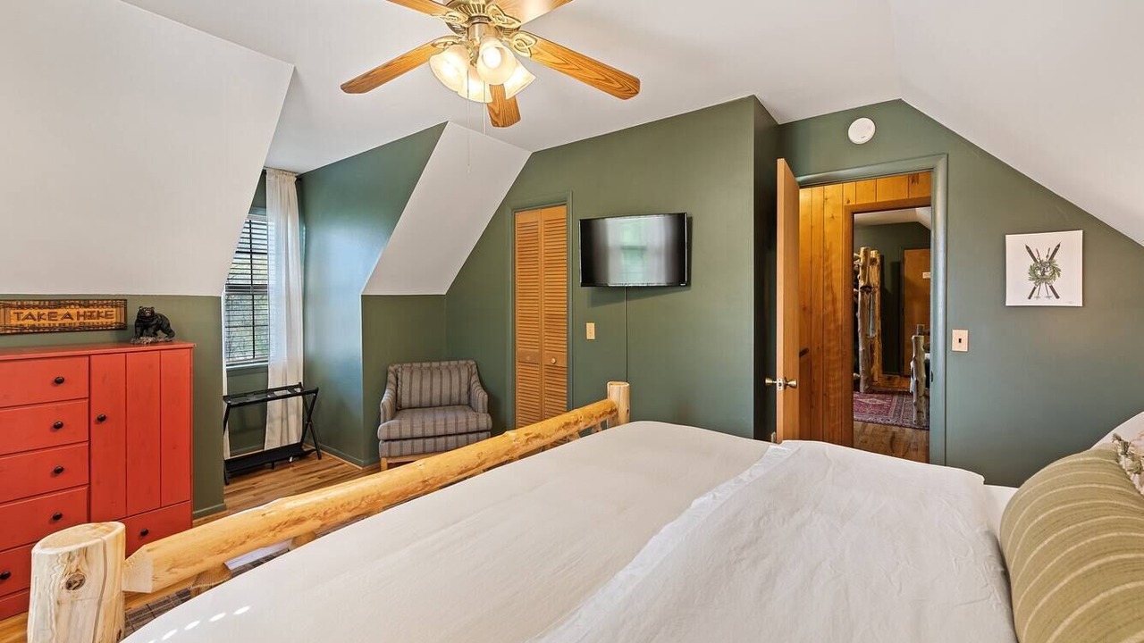 Photo of Bedroom in Maggie Valley