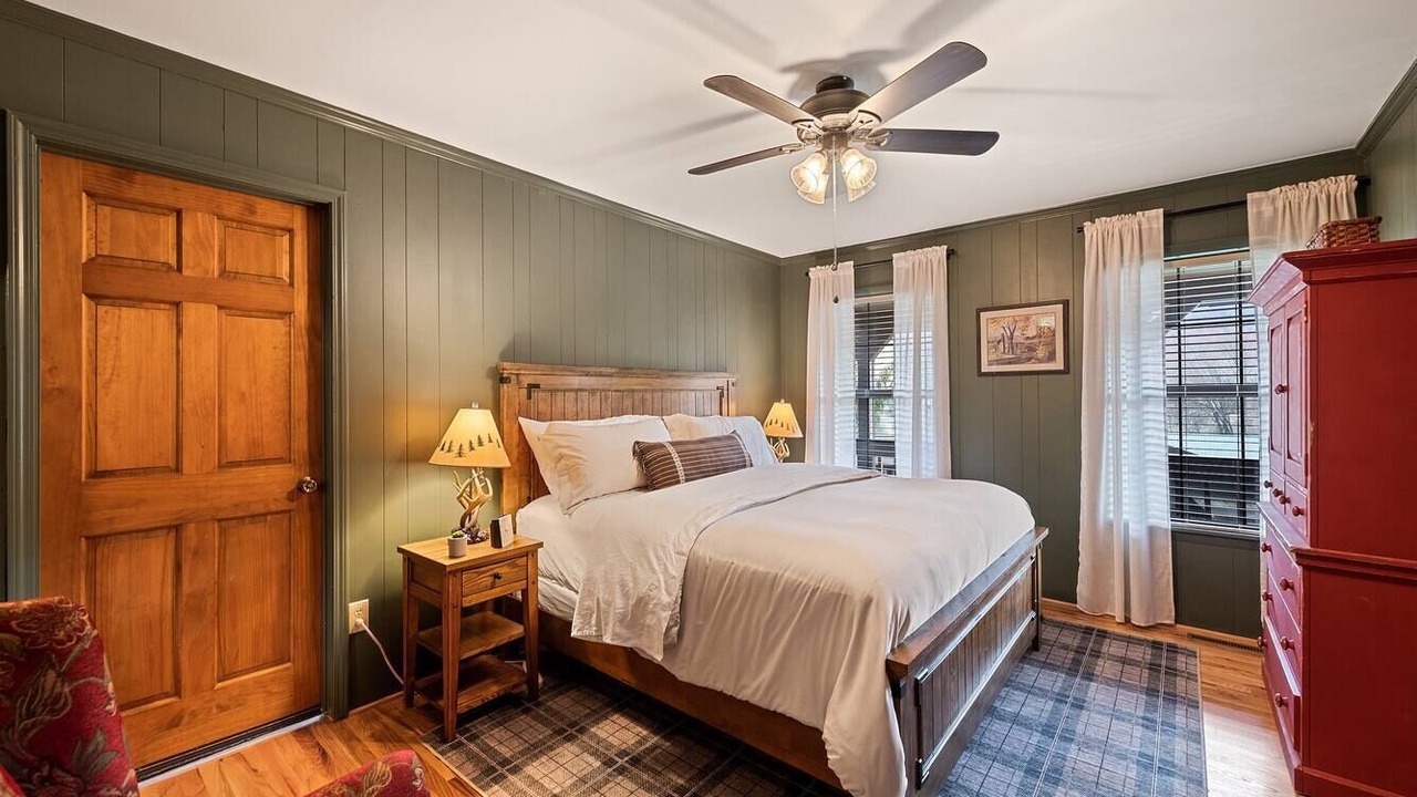Photo of Bedroom in Maggie Valley