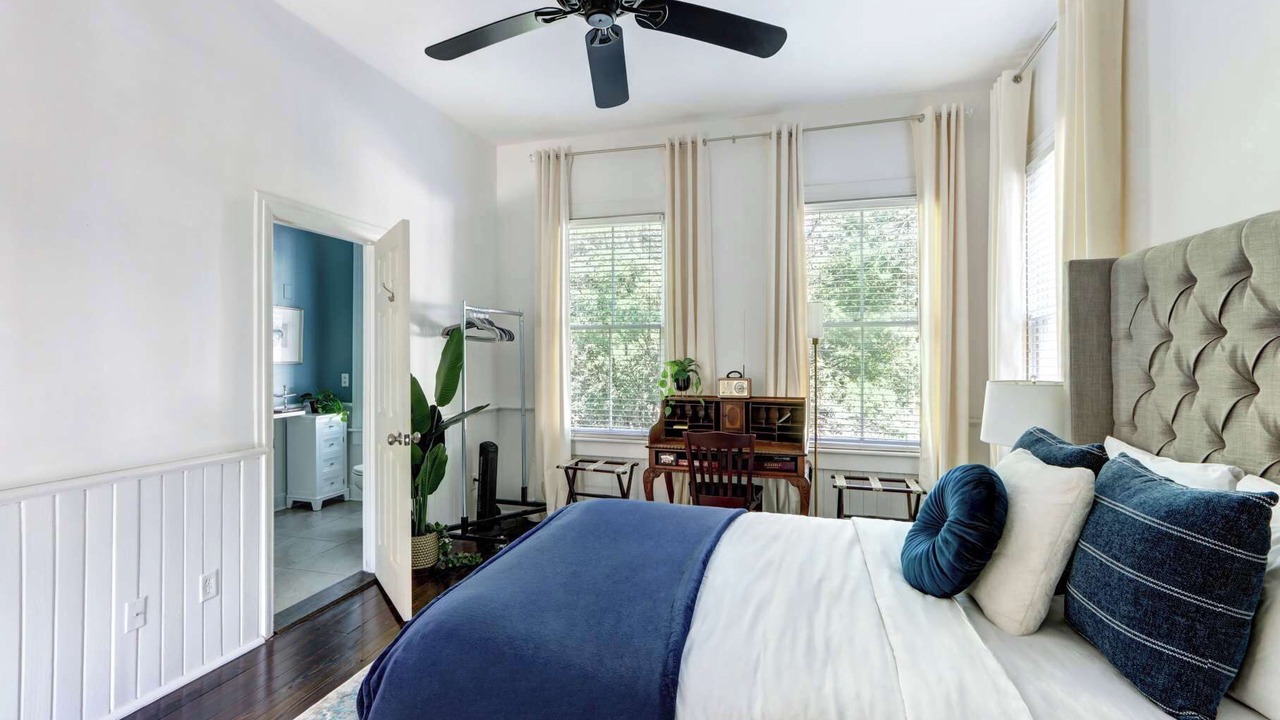 Photo of Bedroom in Beach Institute
