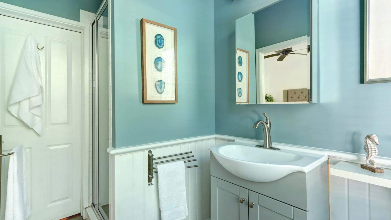 Photo of Bathroom in Beach Institute