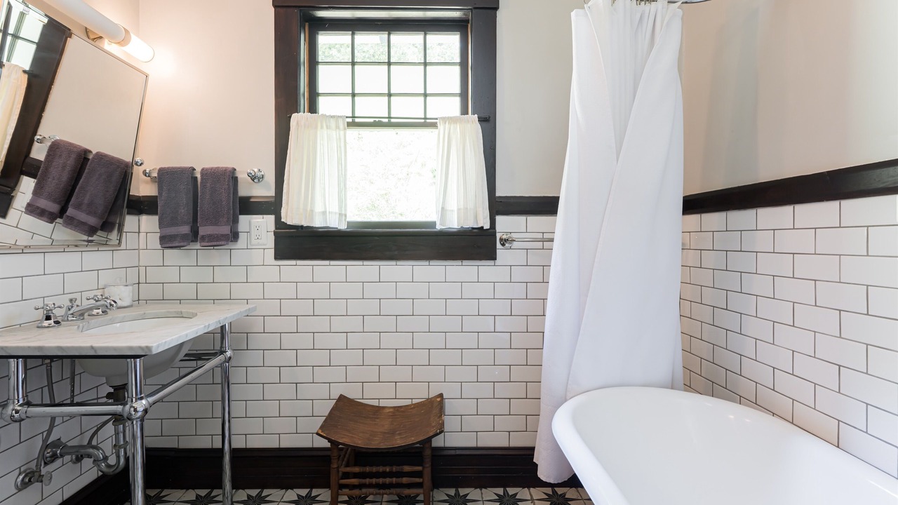 Photo of Bathroom in Marshall