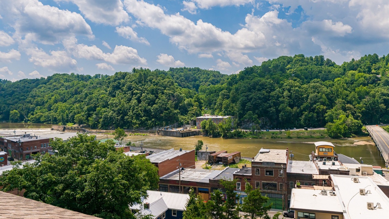 Photo of Others in Marshall