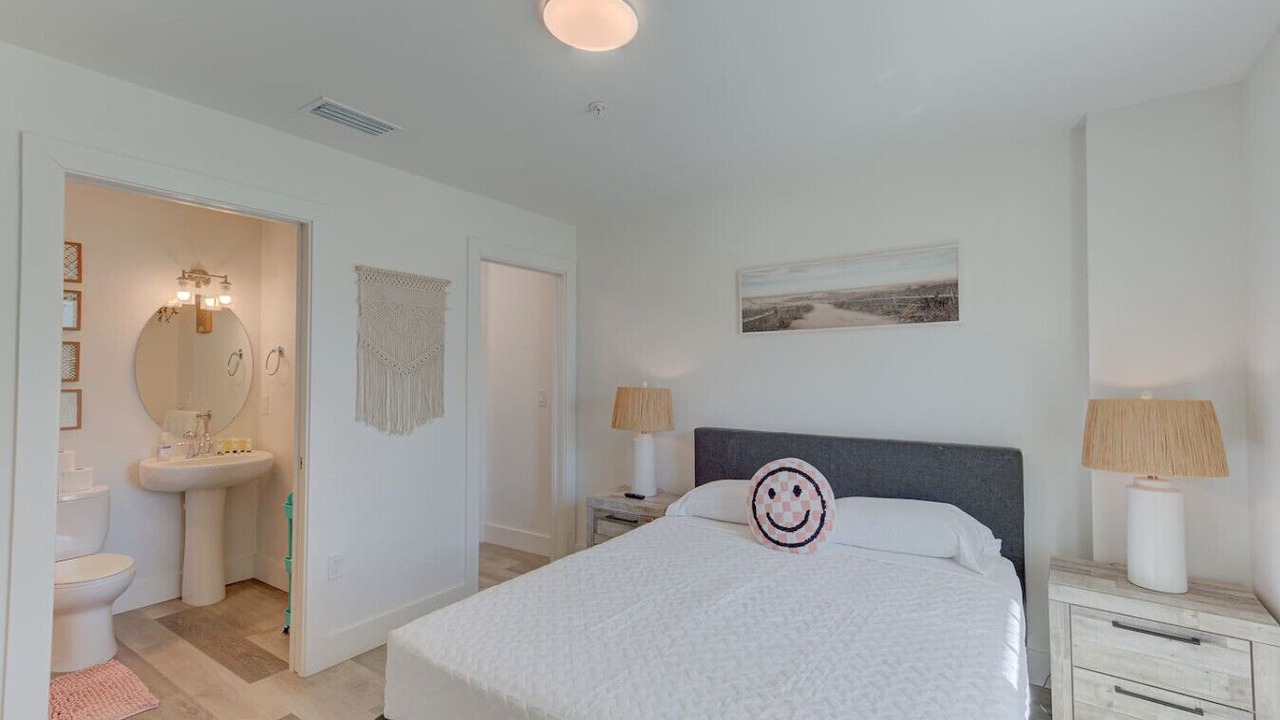 Photo of Bedroom in Madeira Beach