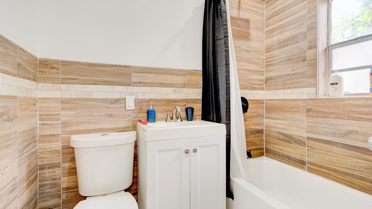 Photo of Bathroom in Miami Shores