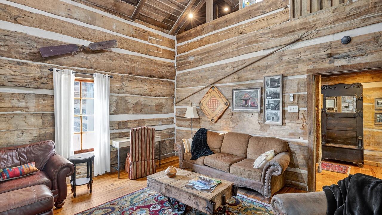 Photo of Bedroom in Guntersville